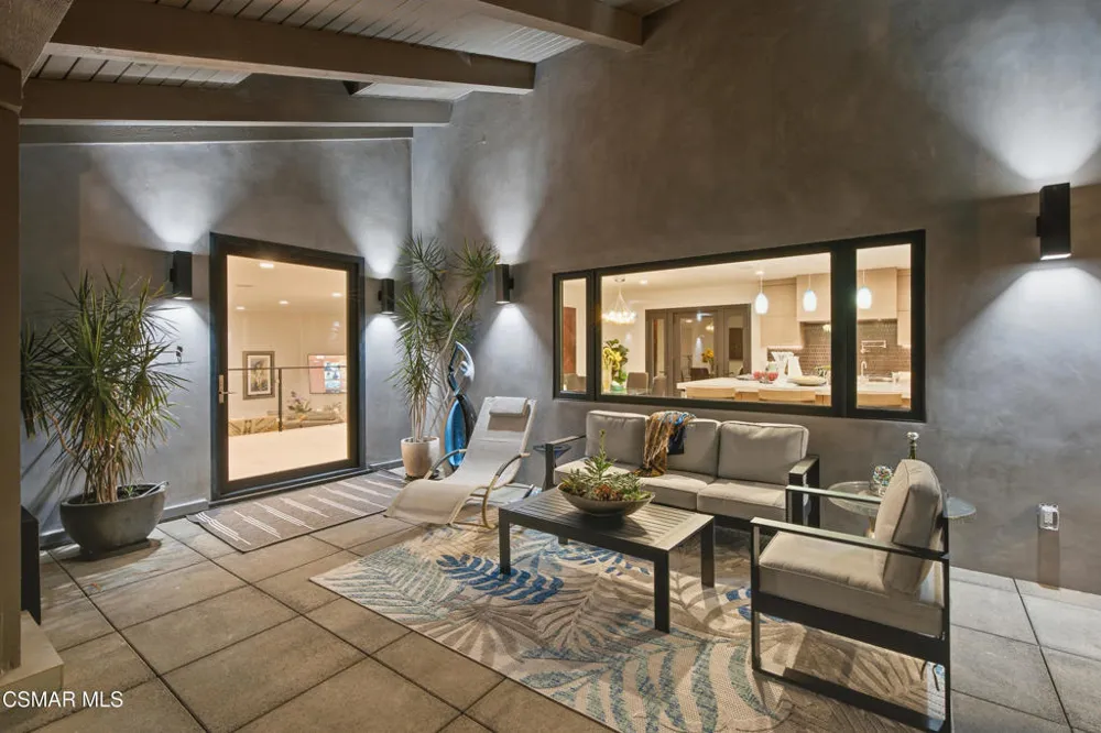 2800 Lynnview Street Newbury Park, CA 91320