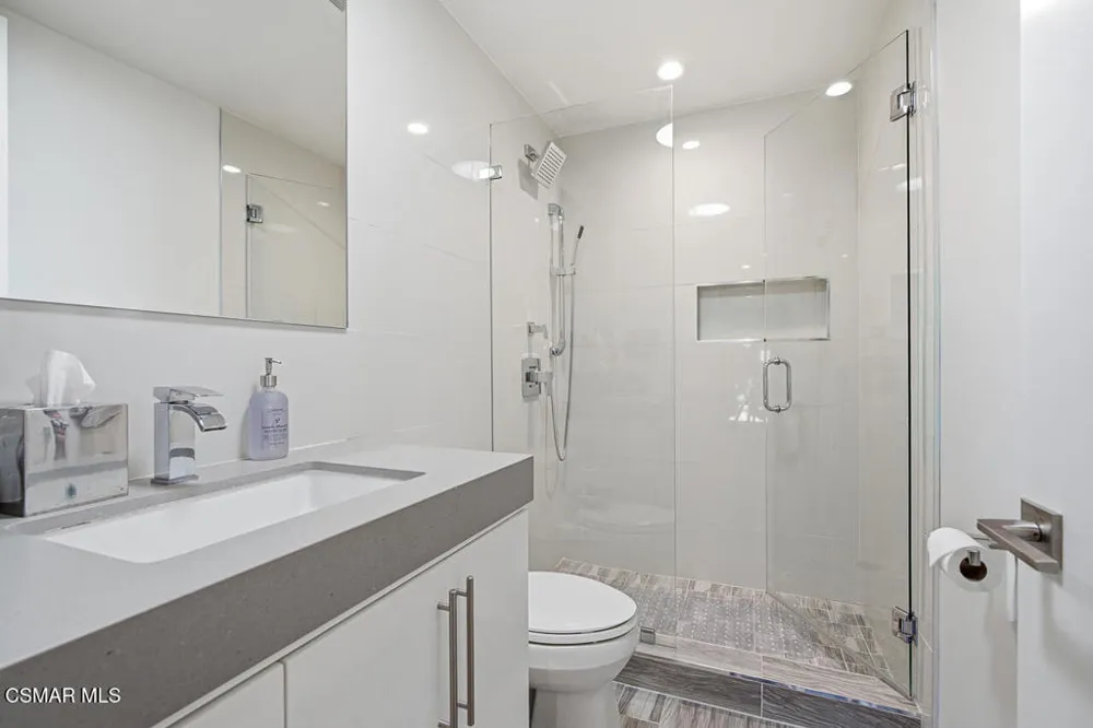 2800 Lynnview Street Newbury Park, CA 91320