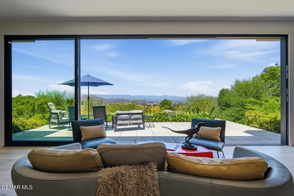 2800 Lynnview Street Newbury Park, CA 91320