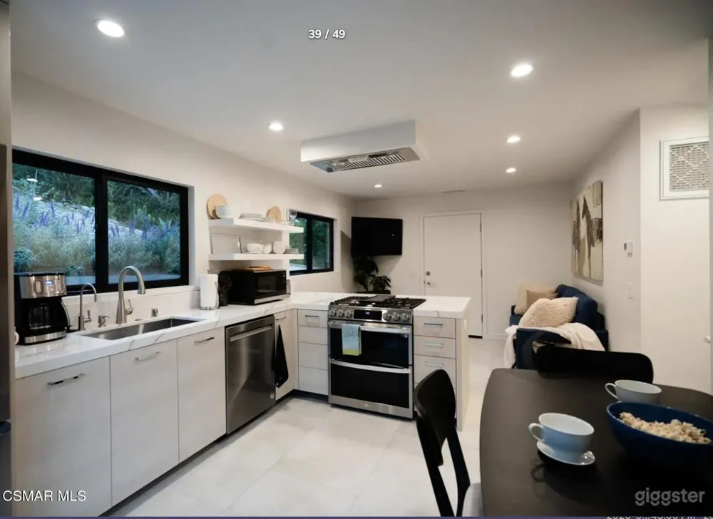 2800 Lynnview Street Newbury Park, CA 91320