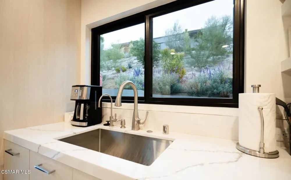 2800 Lynnview Street Newbury Park, CA 91320