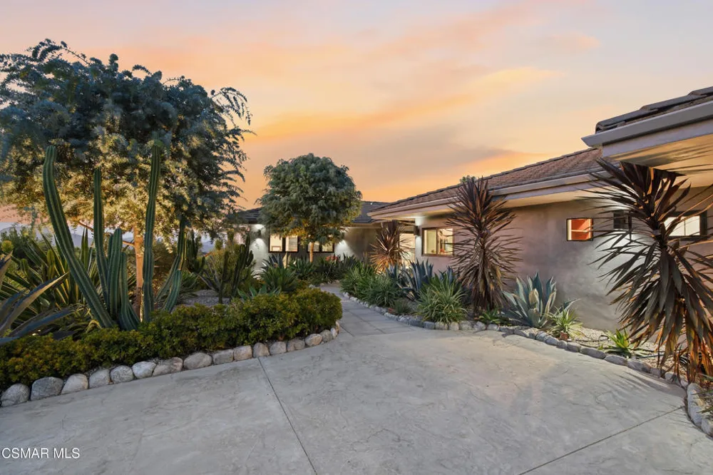2800 Lynnview Street Newbury Park, CA 91320