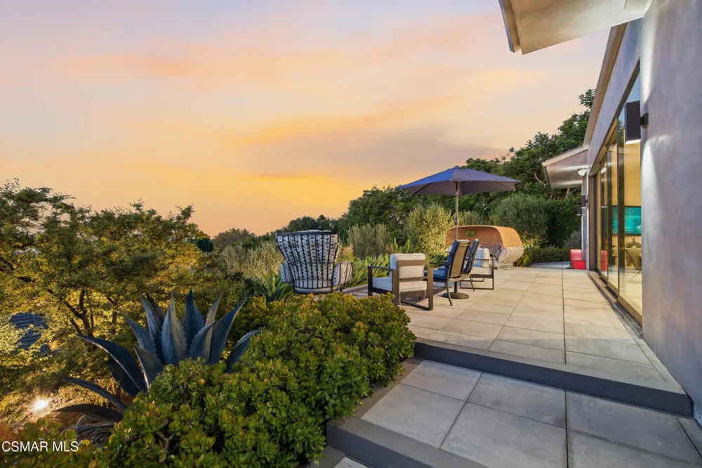 2800 Lynnview Street Newbury Park, CA 91320