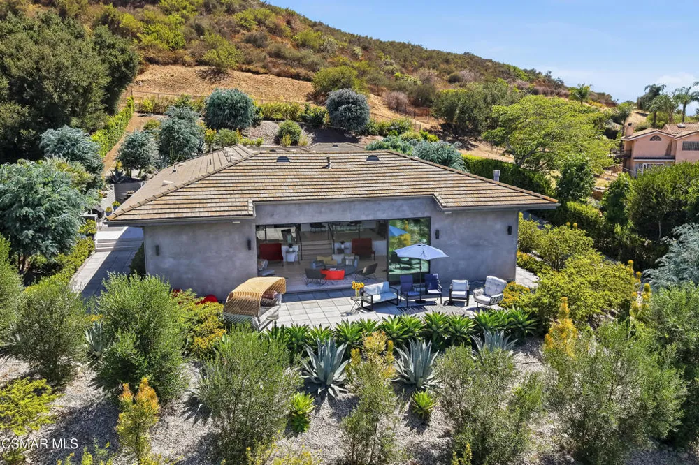 2800 Lynnview Street Newbury Park, CA 91320