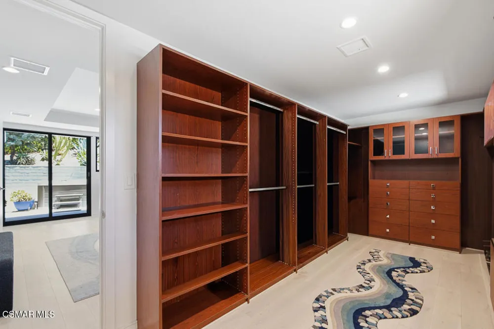 2800 Lynnview Street Newbury Park, CA 91320