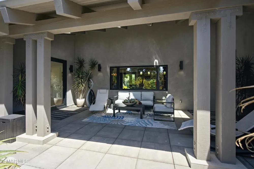 2800 Lynnview Street Newbury Park, CA 91320