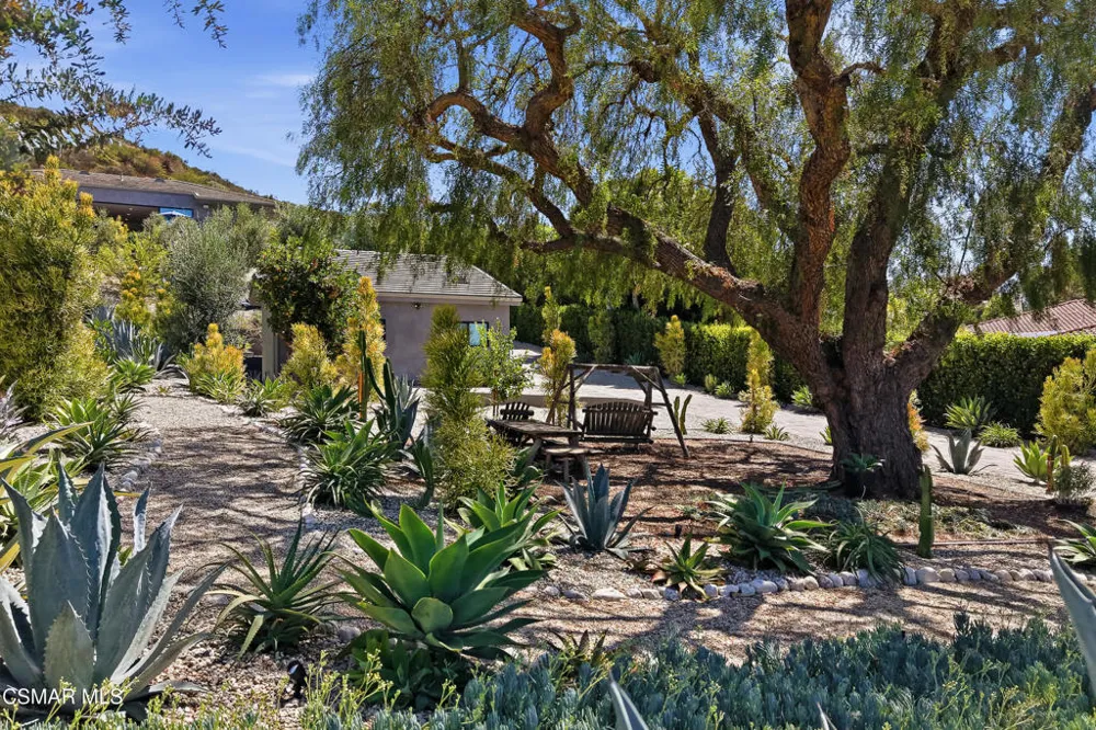 2800 Lynnview Street Newbury Park, CA 91320