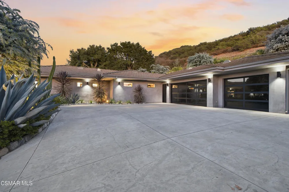 2800 Lynnview Street Newbury Park, CA 91320