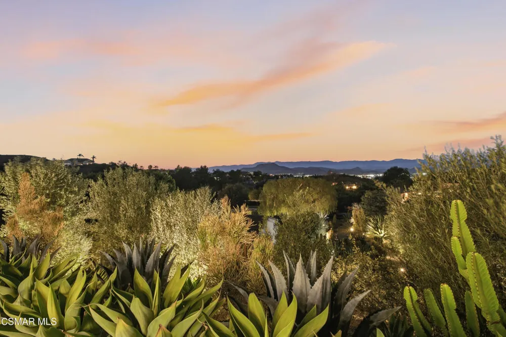 2800 Lynnview Street Newbury Park, CA 91320