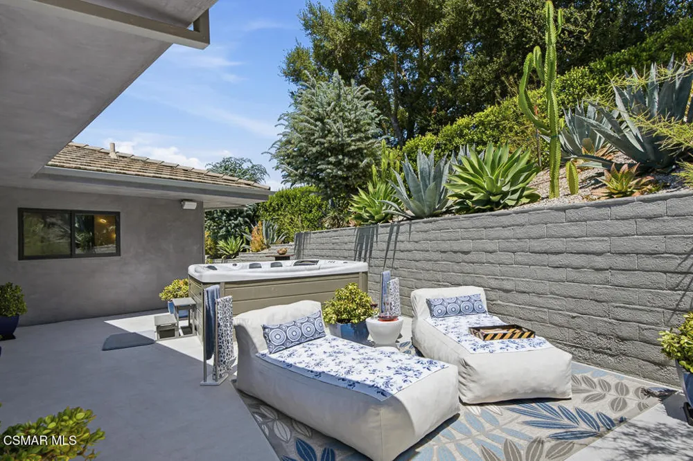 2800 Lynnview Street Newbury Park, CA 91320