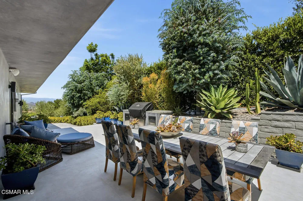 2800 Lynnview Street Newbury Park, CA 91320