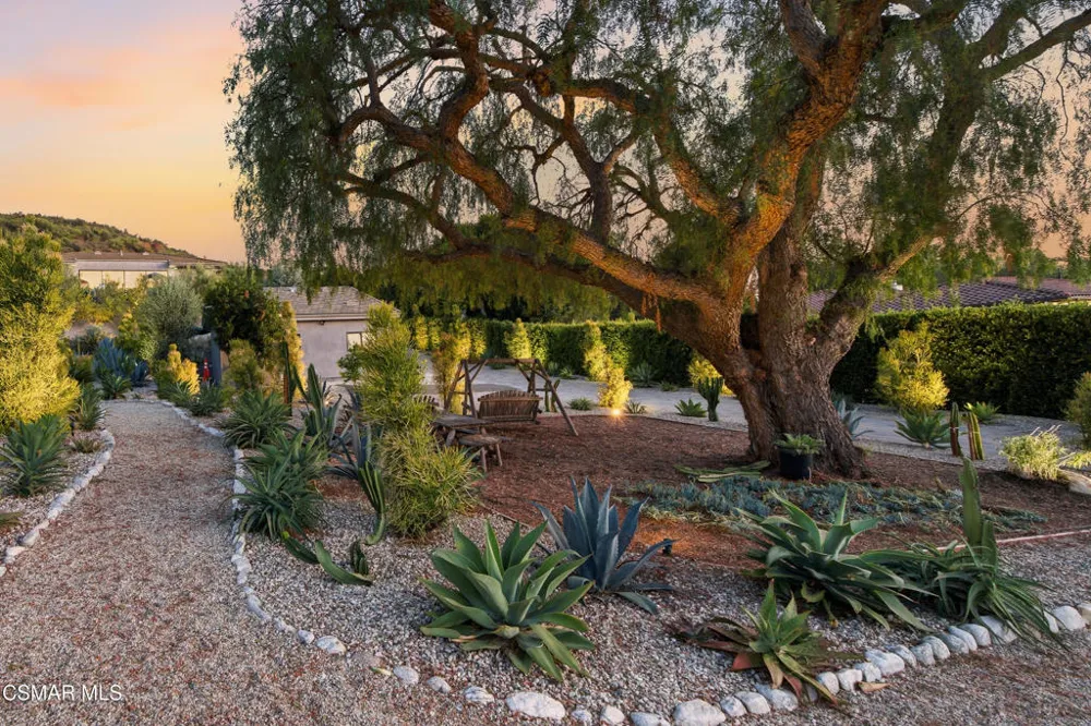 2800 Lynnview Street Newbury Park, CA 91320