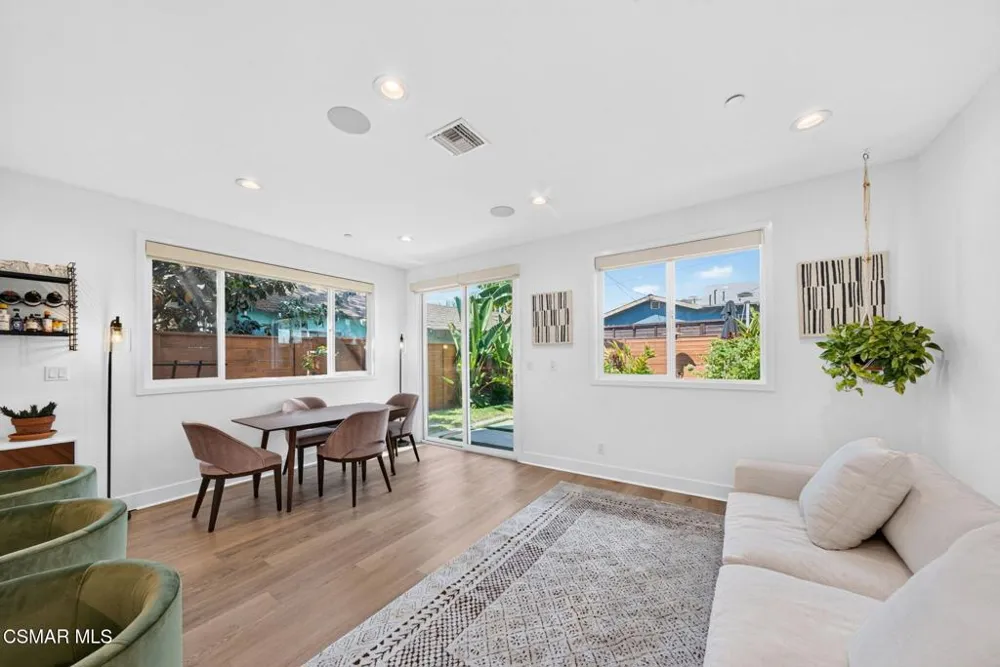 1135 Commonwealth Avenue Los Angeles, CA 90029