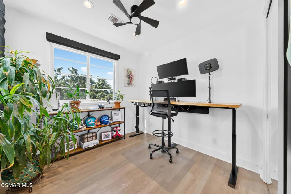1135 Commonwealth Avenue Los Angeles, CA 90029