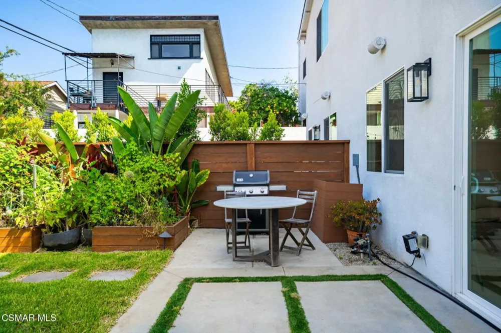 1135 Commonwealth Avenue Los Angeles, CA 90029