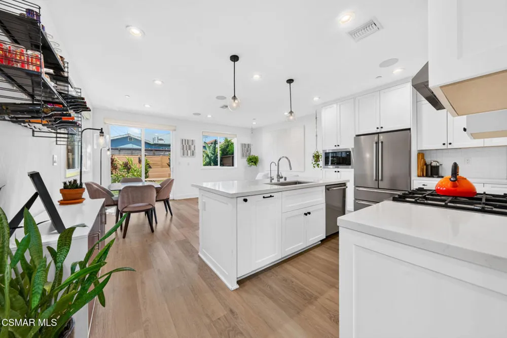 1135 Commonwealth Avenue Los Angeles, CA 90029