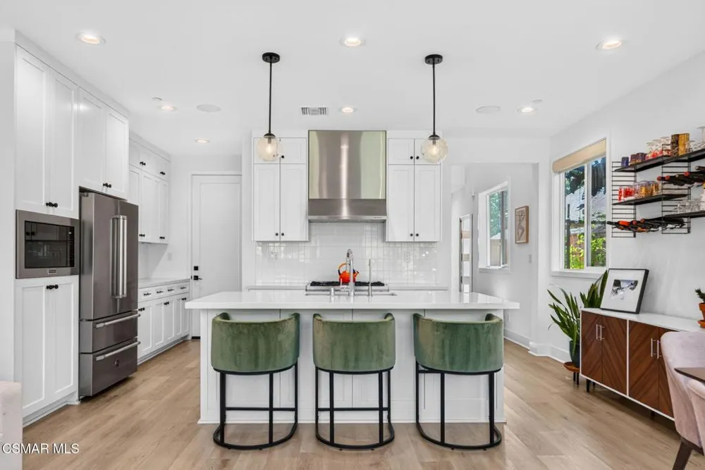 1135 Commonwealth Avenue Los Angeles, CA 90029