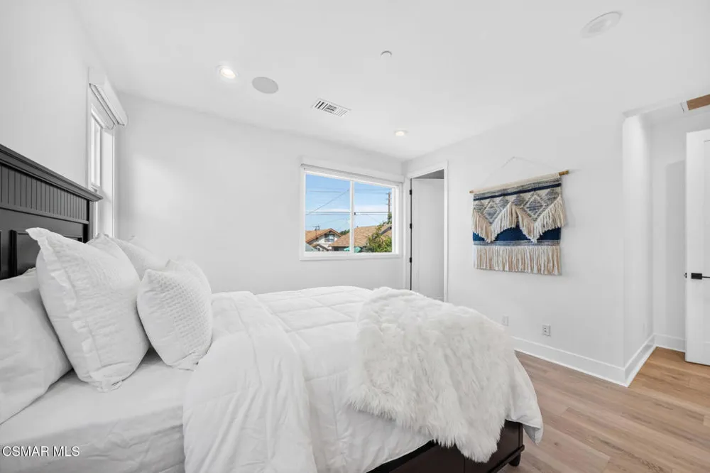 1135 Commonwealth Avenue Los Angeles, CA 90029