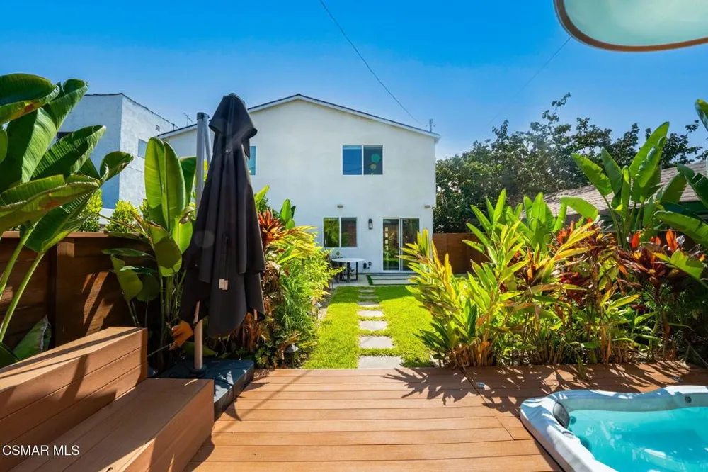 1135 Commonwealth Avenue Los Angeles, CA 90029