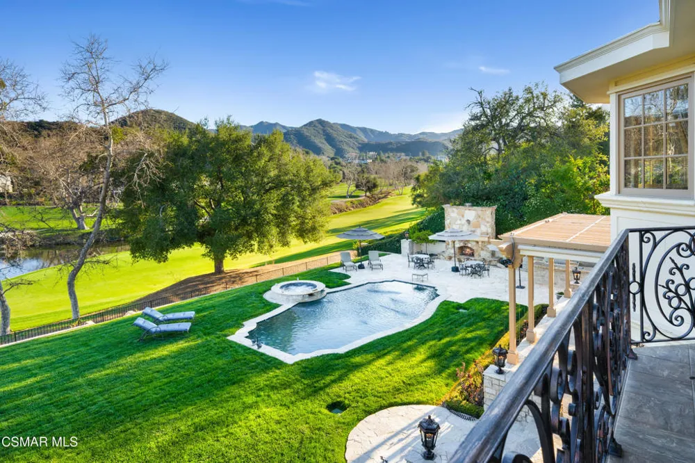 240 W Stafford Road Thousand Oaks, CA 91361