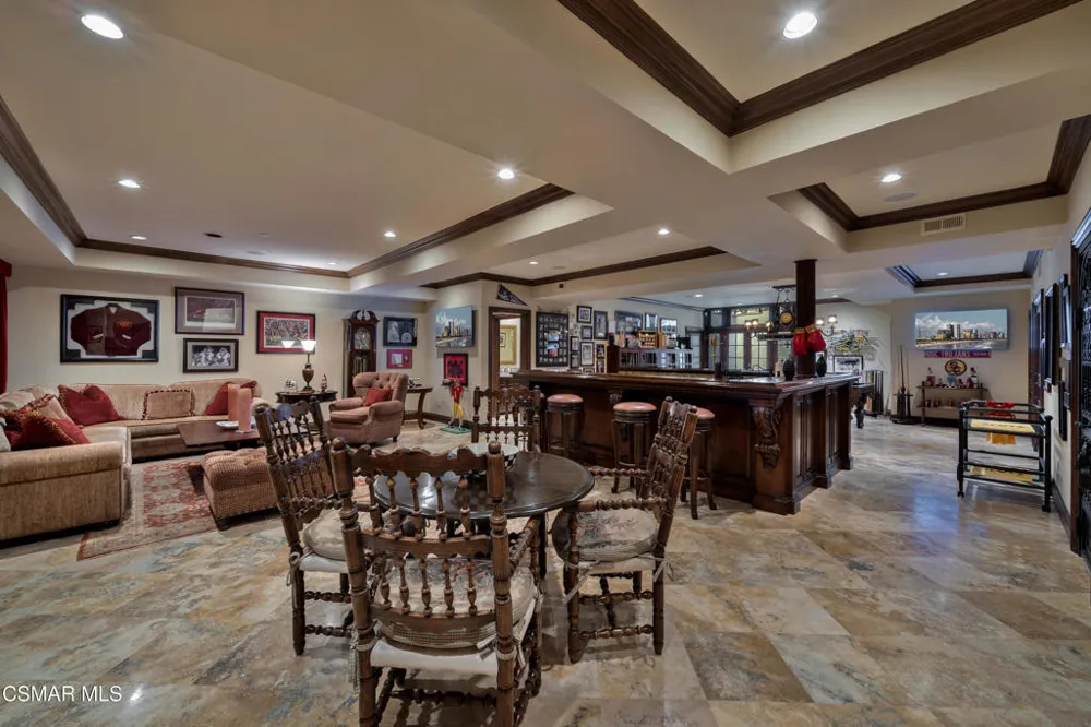 240 W Stafford Road Thousand Oaks, CA 91361
