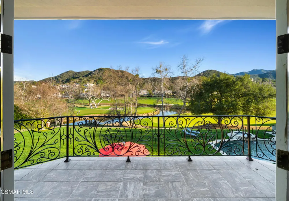 240 W Stafford Road Thousand Oaks, CA 91361