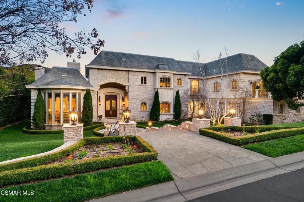 240 W Stafford Road Thousand Oaks, CA 91361