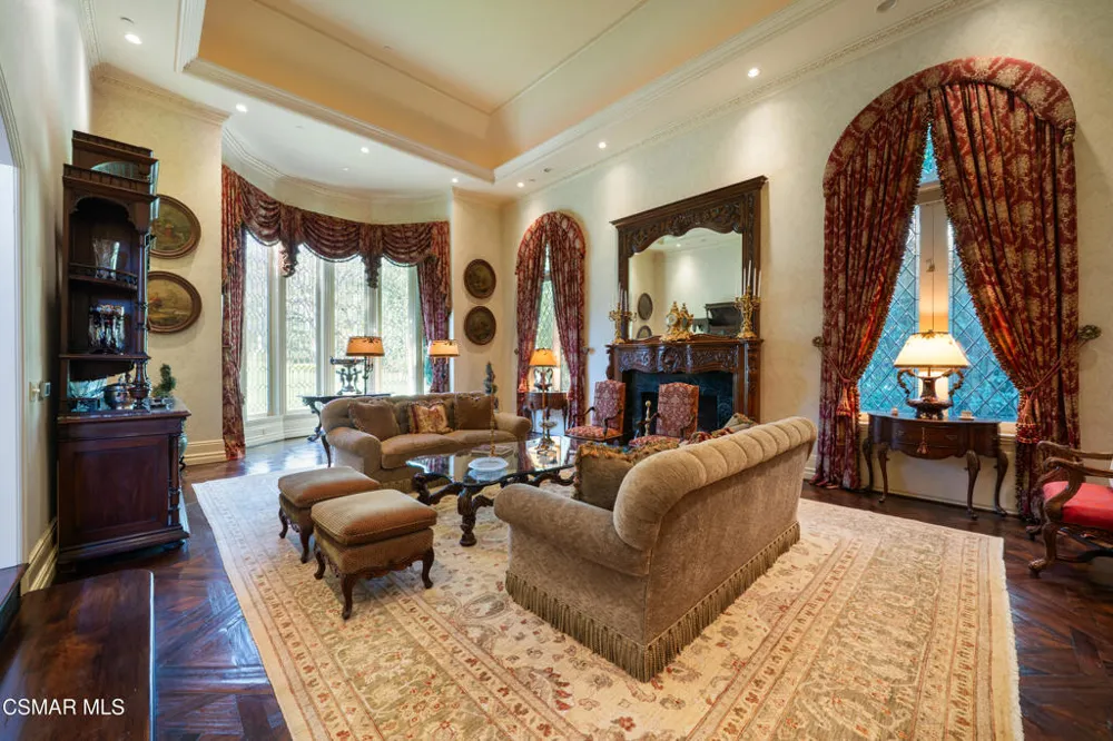 240 W Stafford Road Thousand Oaks, CA 91361