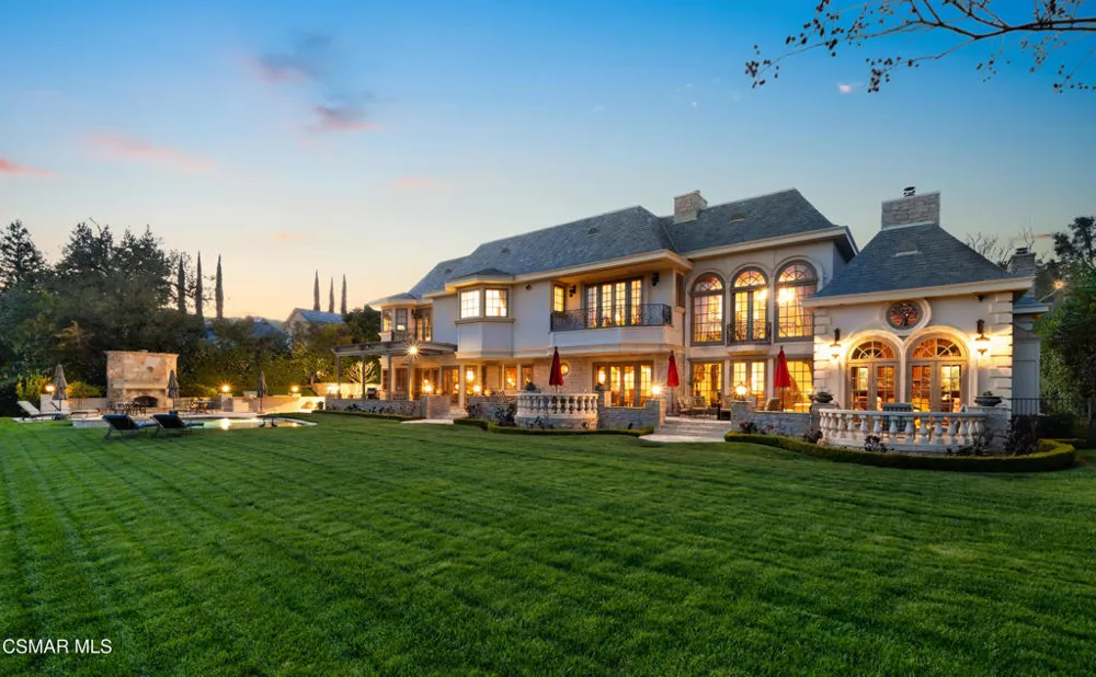 240 W Stafford Road Thousand Oaks, CA 91361