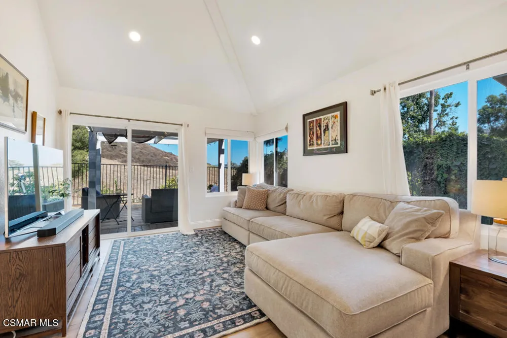 5440 Forest Cove Lane Agoura Hills, CA 91301