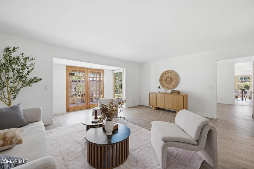 1592 Brentford Avenue Westlake Village, CA 91361