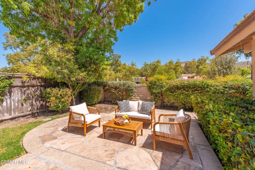 1592 Brentford Avenue Westlake Village, CA 91361
