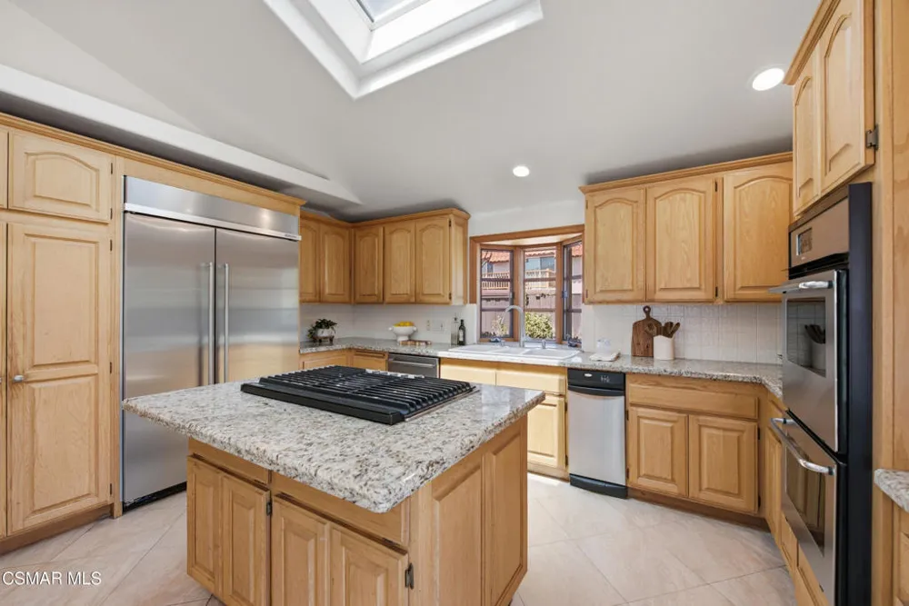 1592 Brentford Avenue Westlake Village, CA 91361