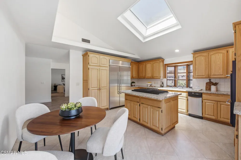 1592 Brentford Avenue Westlake Village, CA 91361