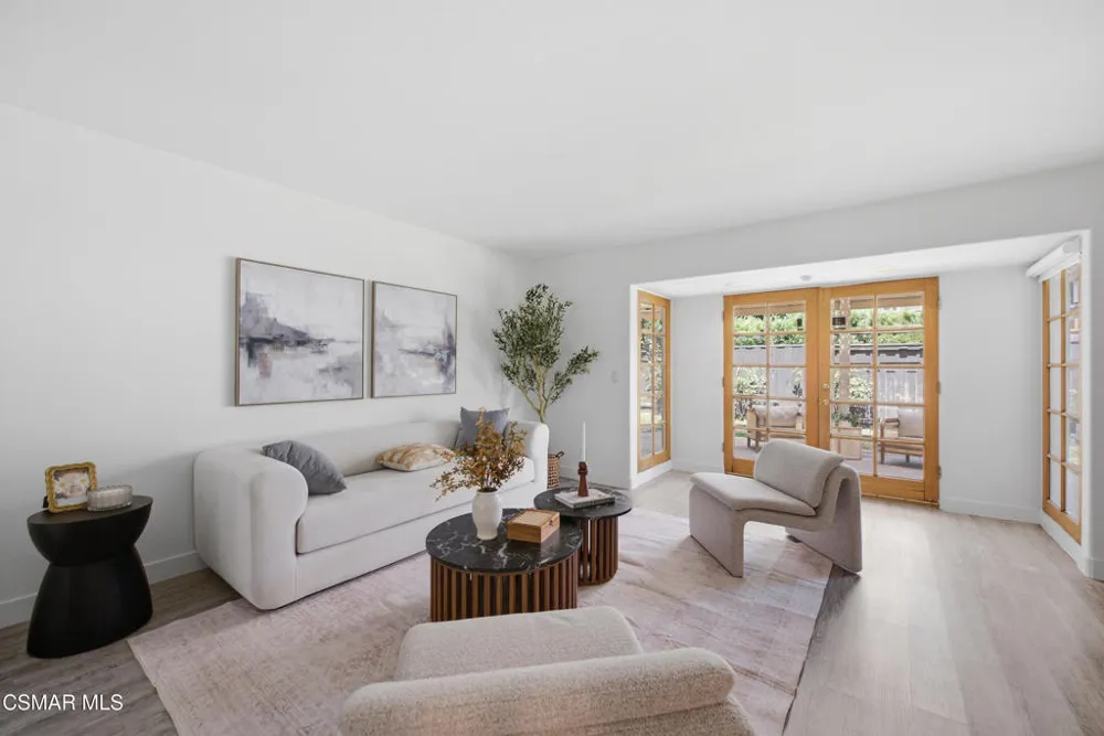 1592 Brentford Avenue Westlake Village, CA 91361