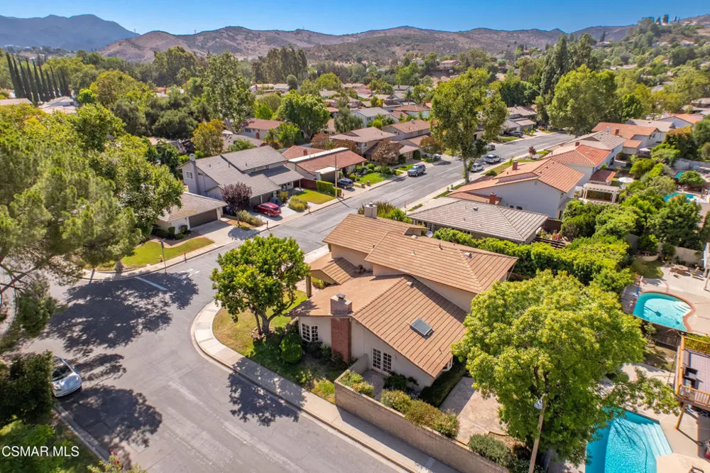 1592 Brentford Avenue Westlake Village, CA 91361
