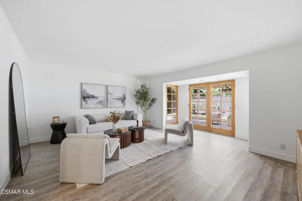 1592 Brentford Avenue Westlake Village, CA 91361