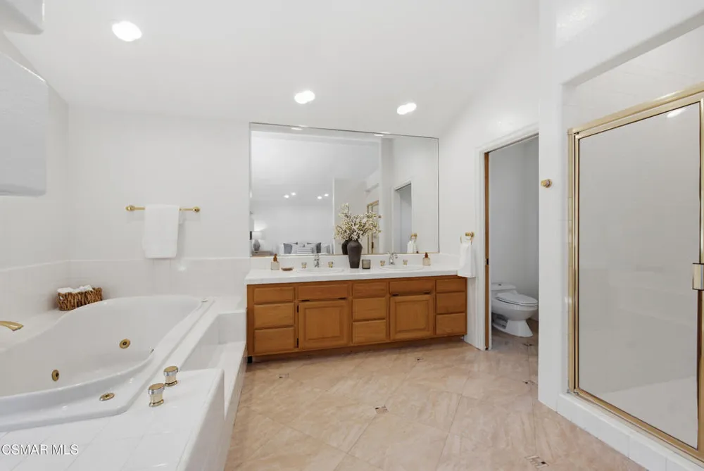 1592 Brentford Avenue Westlake Village, CA 91361