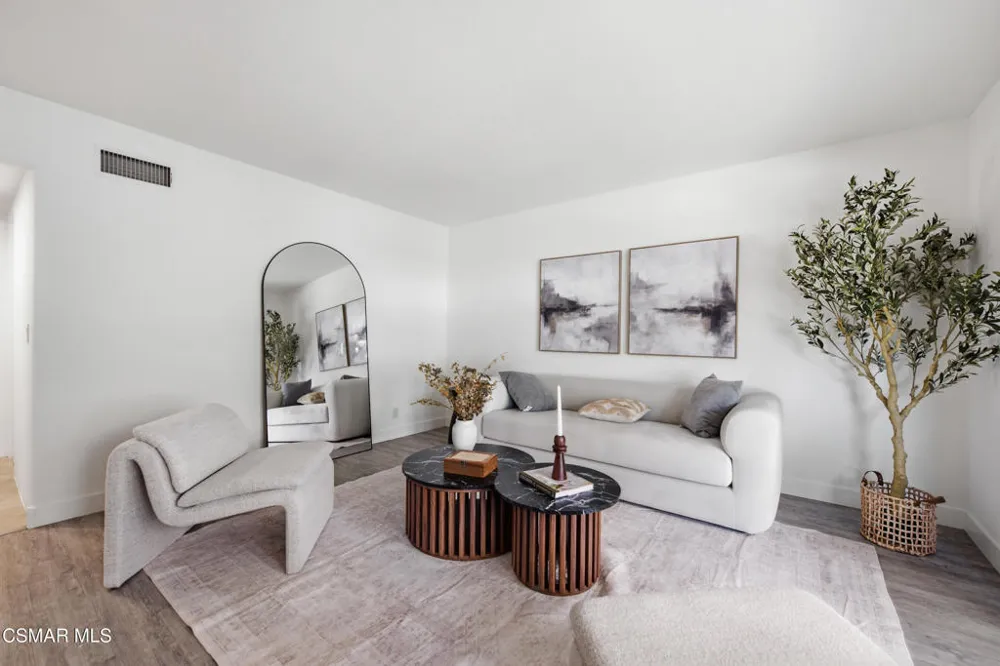 1592 Brentford Avenue Westlake Village, CA 91361