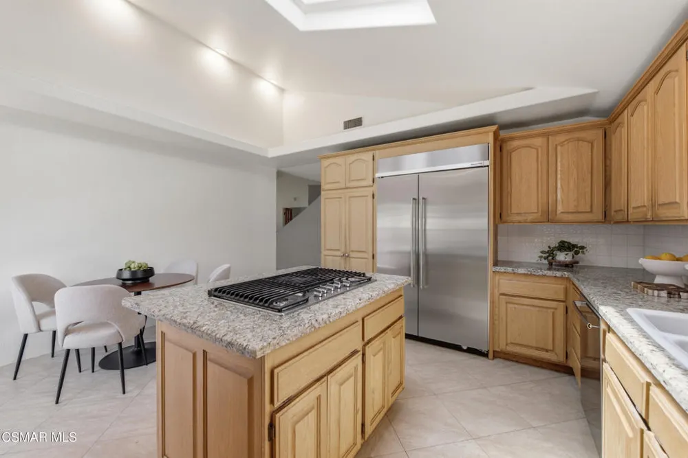 1592 Brentford Avenue Westlake Village, CA 91361