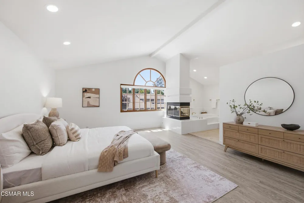 1592 Brentford Avenue Westlake Village, CA 91361