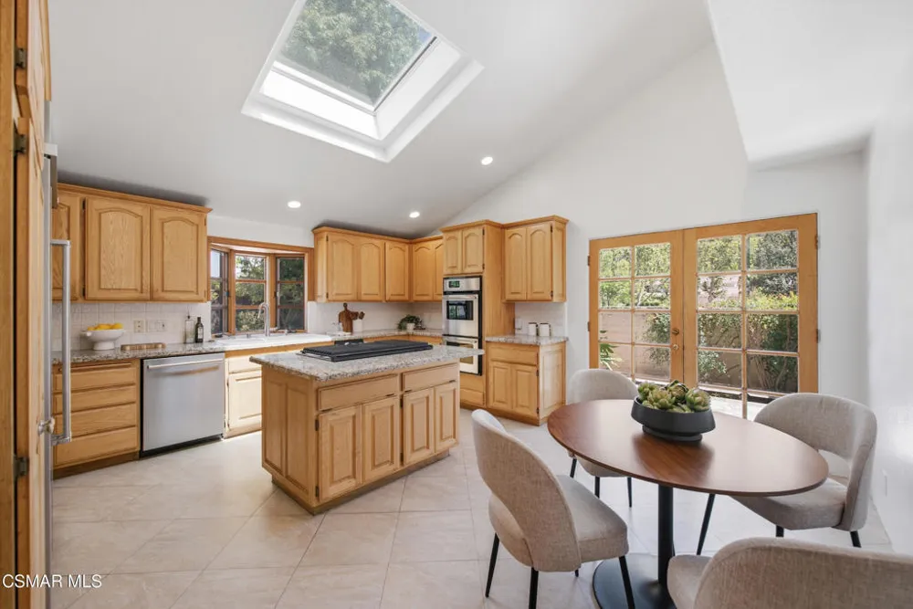 1592 Brentford Avenue Westlake Village, CA 91361