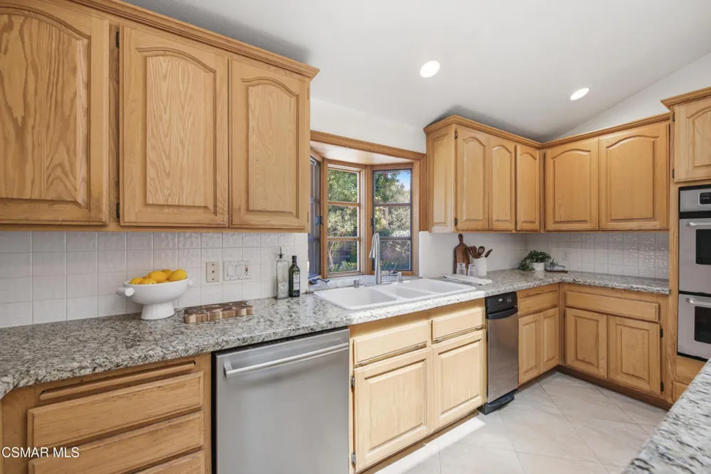 1592 Brentford Avenue Westlake Village, CA 91361