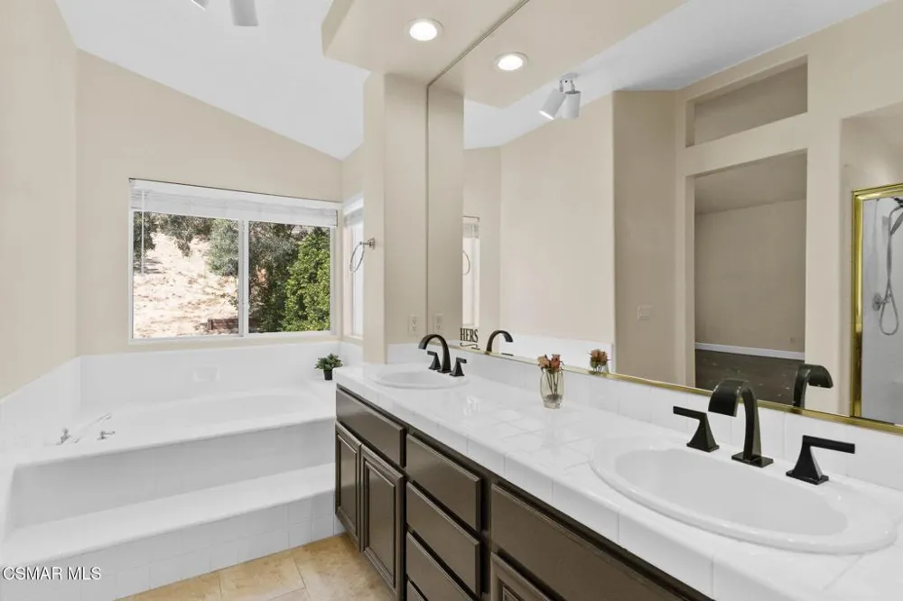 15621 Harte Lane Moorpark, CA 93021
