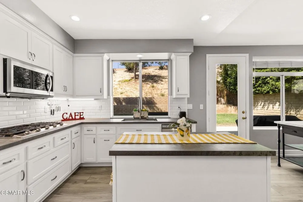 15621 Harte Lane Moorpark, CA 93021