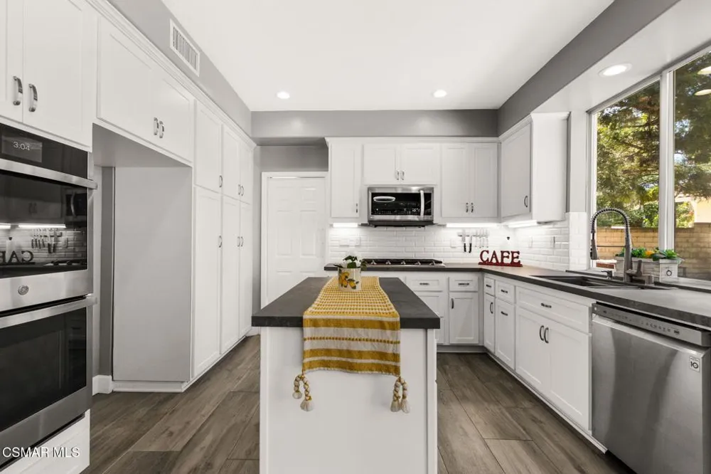 15621 Harte Lane Moorpark, CA 93021