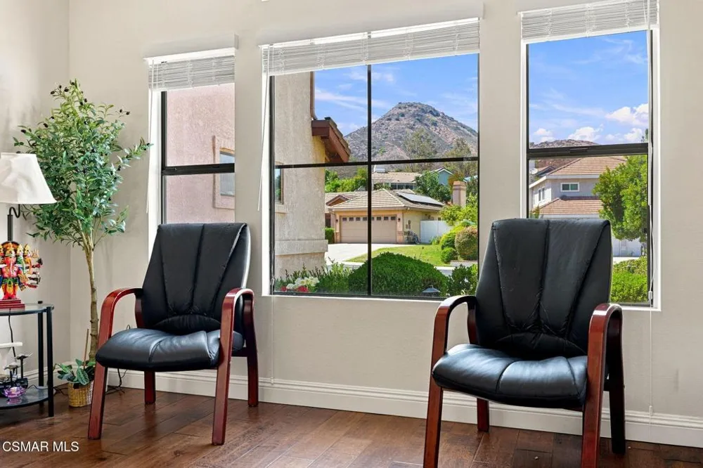 3982 Santa Monica Court Newbury Park, CA 91320