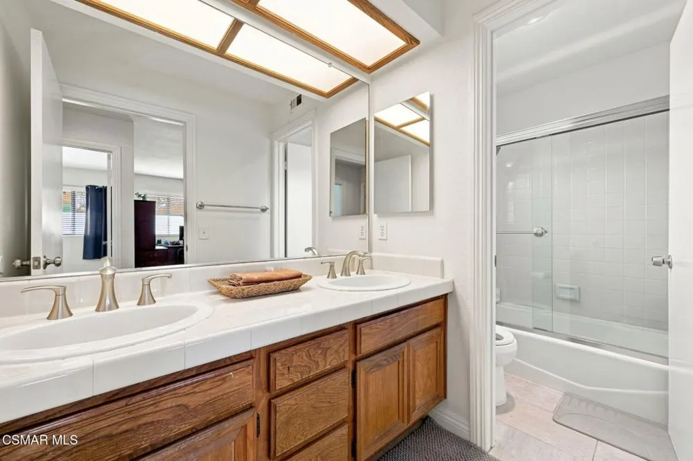 3982 Santa Monica Court Newbury Park, CA 91320