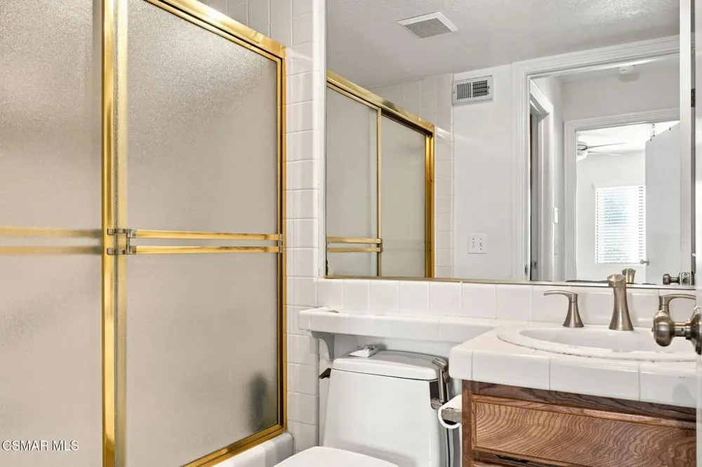 3982 Santa Monica Court Newbury Park, CA 91320
