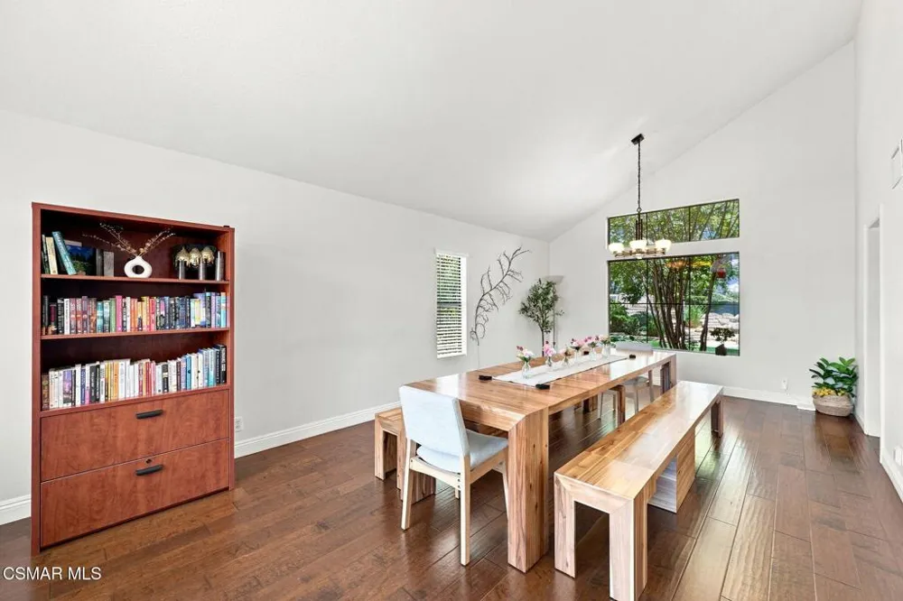 3982 Santa Monica Court Newbury Park, CA 91320